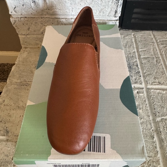 Earth Origins Tan Leather Loafers. New in box - Picture 3 of 7